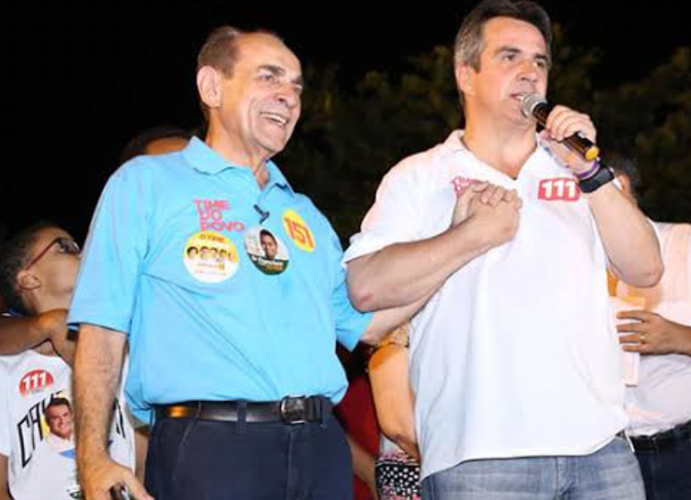 Marcelo Castro e Ciro Nogueira juntos e de mãos dadas, no mesmo palanque, na campanha de 2018
