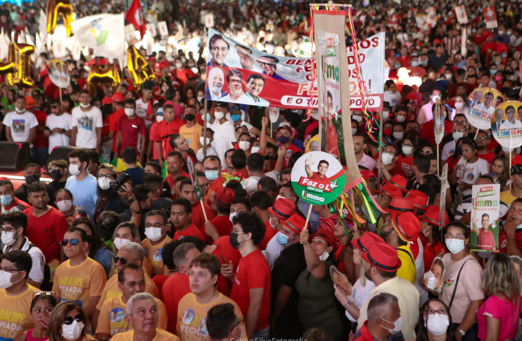 A multidão mostra a força política do PT e seus aliados no Piauí