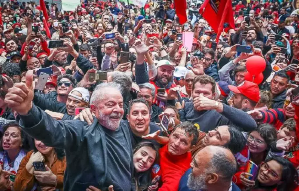 Lula está cada vez mais próximo de voltar à Presidência