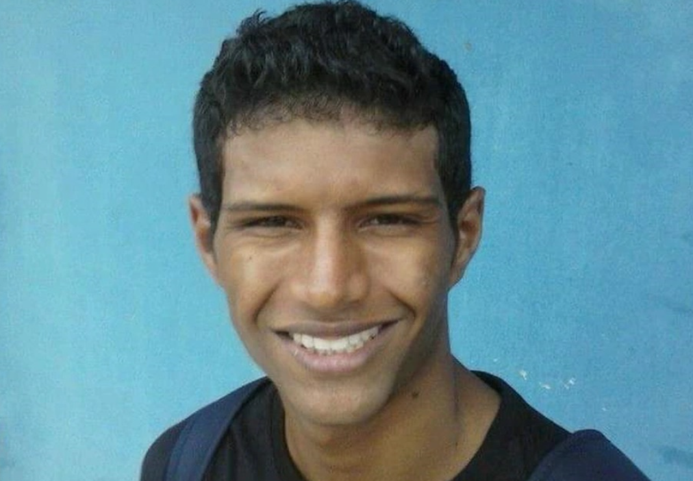 Thiago carregou o corpo da vítima e foi detido por segurança da UFPI