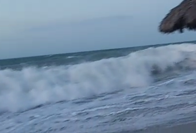Os ventos fortes deixam o mar agitado no litoral do Piauí
