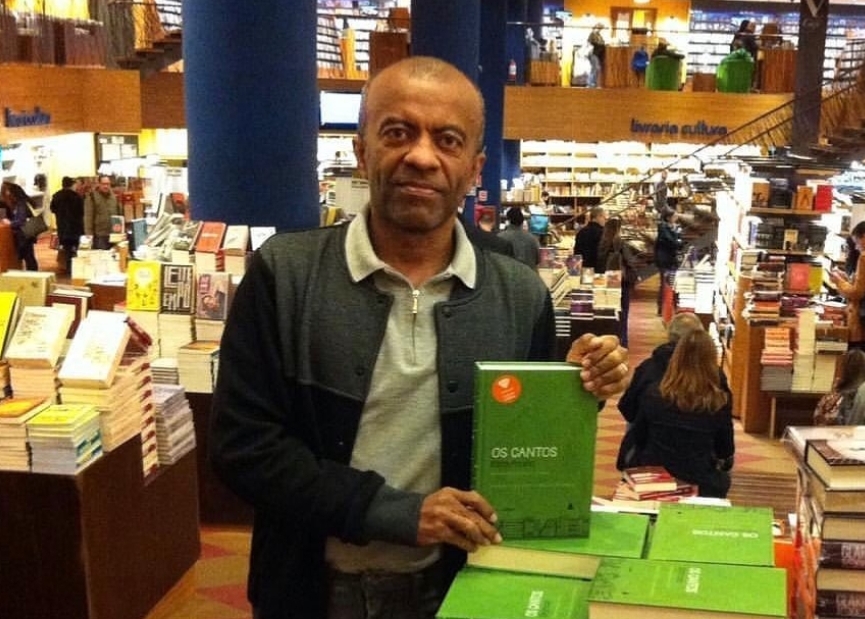 Feliciano Bezerra é apaixonado por livros