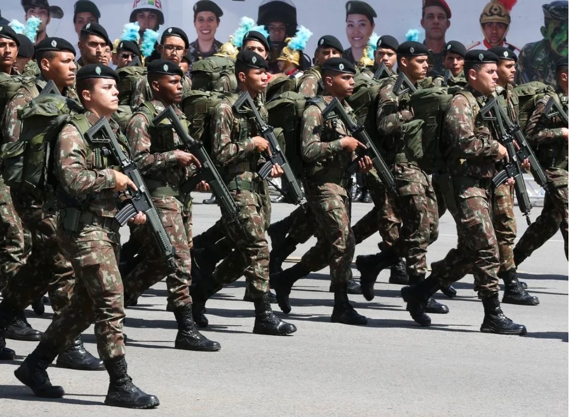 Militares brasileiro vivem num 