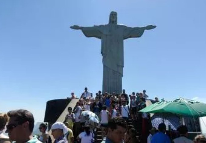 O Cristo Redentor é um dos pontos turísticos mais visitados do Brasil