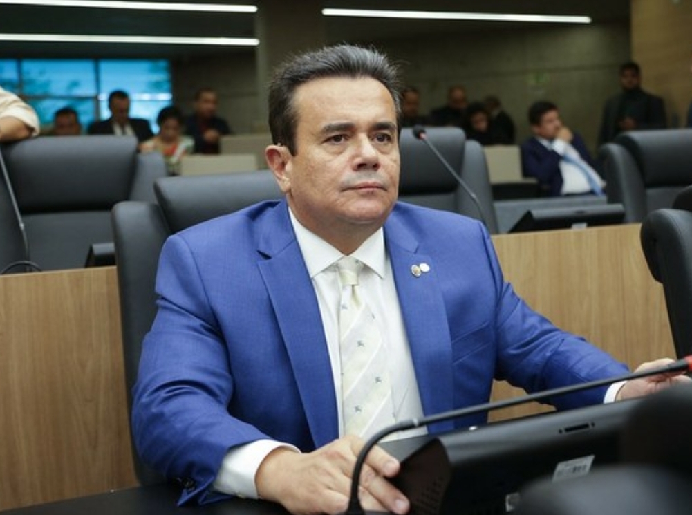 Henrique Pires é o presidente da CCJ