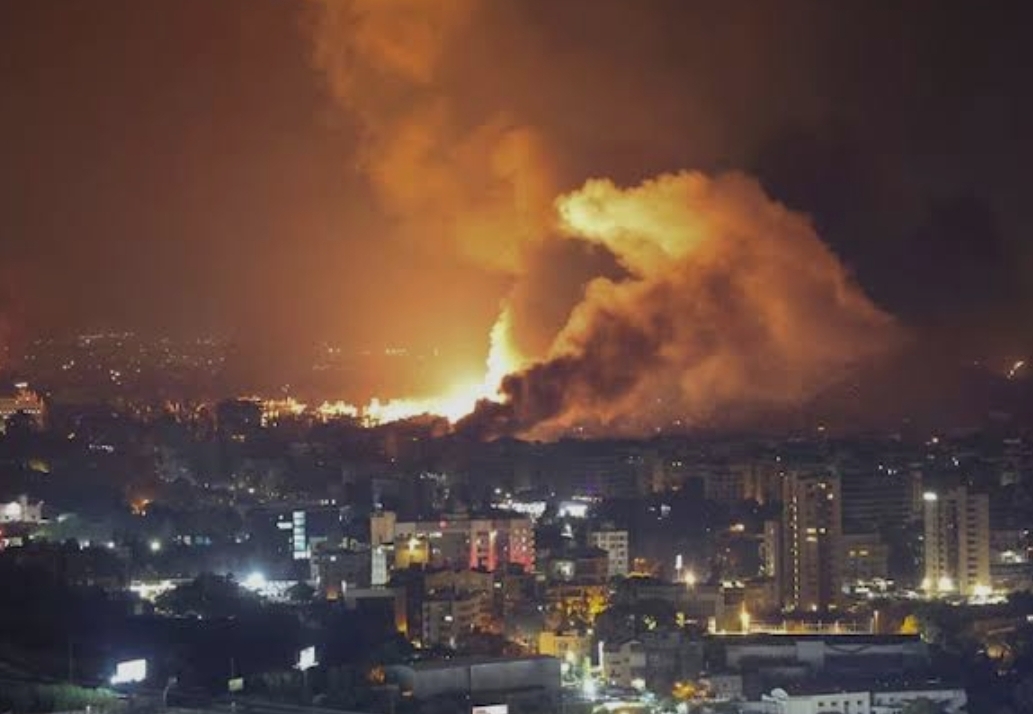 As explosões nos arredores de Teerã deixaram um clarão visível a quilômetros