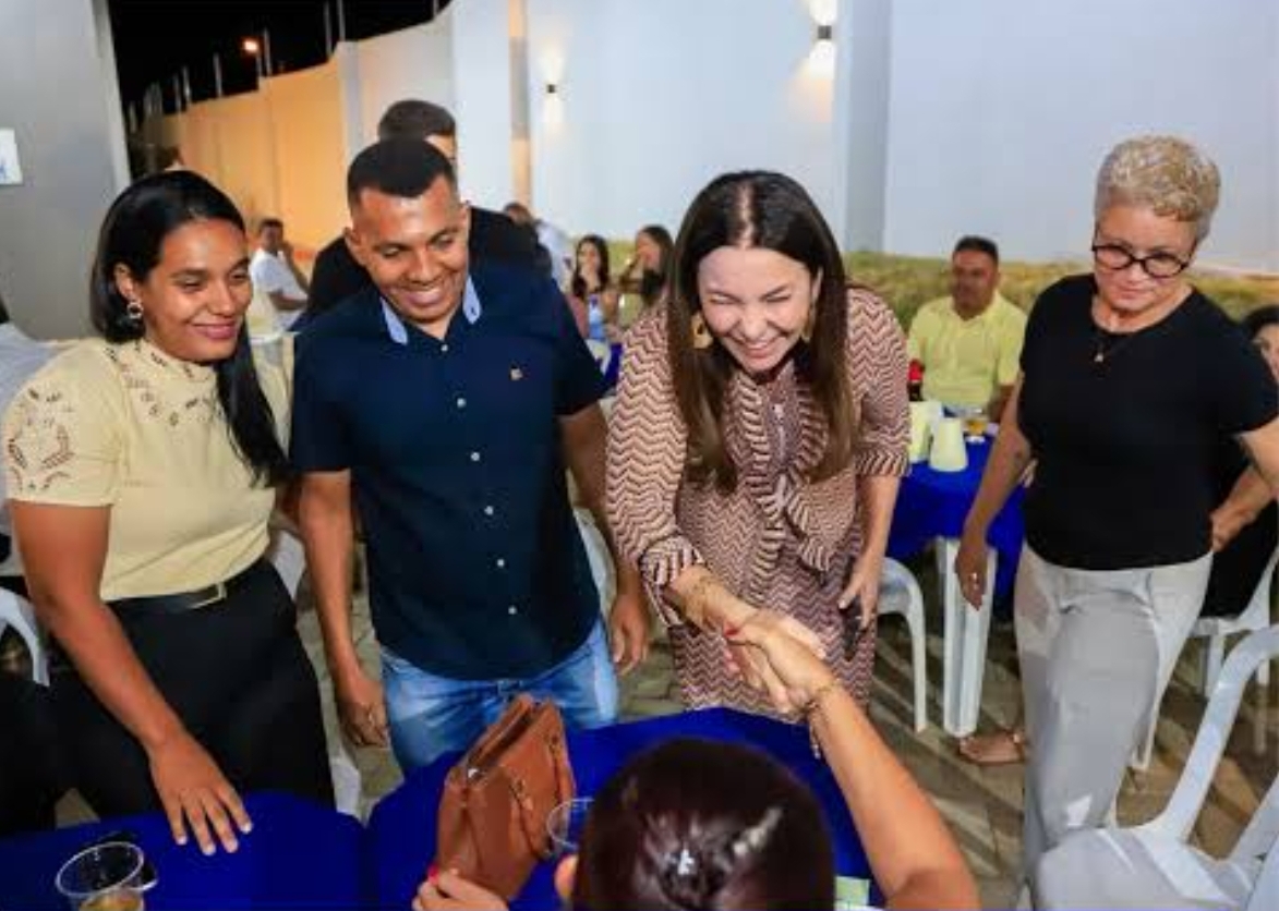 Margarete Coelho em reunião política em São Raimundo Nonato
