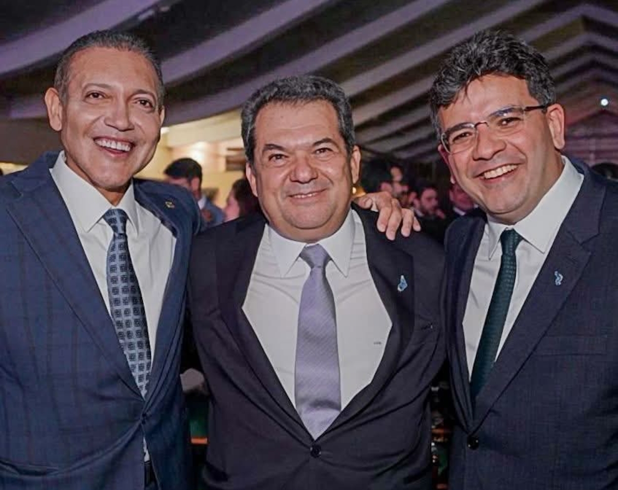Os ministros Nunes Marques e Carlos Brandão com o governador Rafael Fonteles