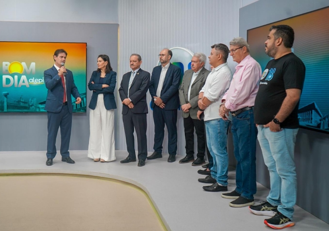 Presidente Severo Eulálio em visita à TV  Assembleia