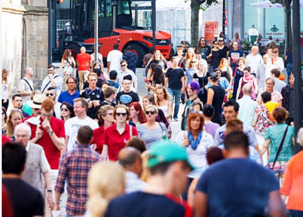 Alteração hormonal na menopausa sentida no olfato e nas ruas