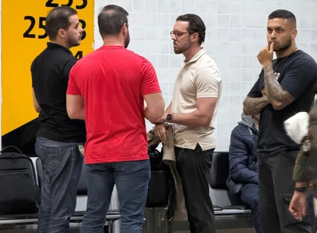 Empresários localizados no aeroporto de Guarulhos, em São Paulo