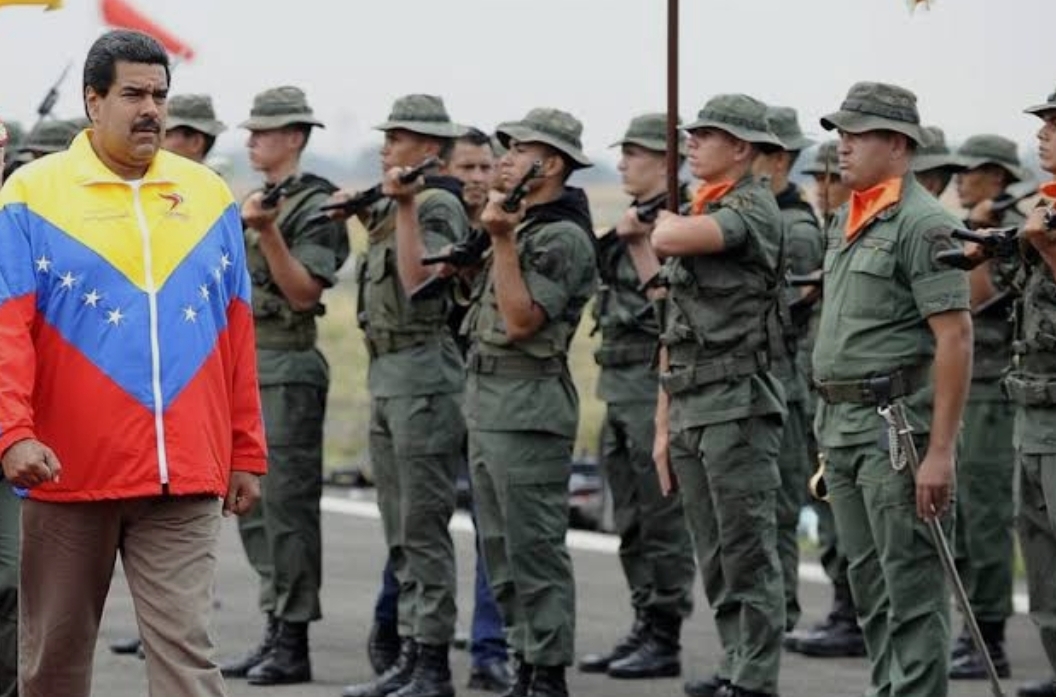Nicolás Maduro tem elogiado as forças bolivarianas