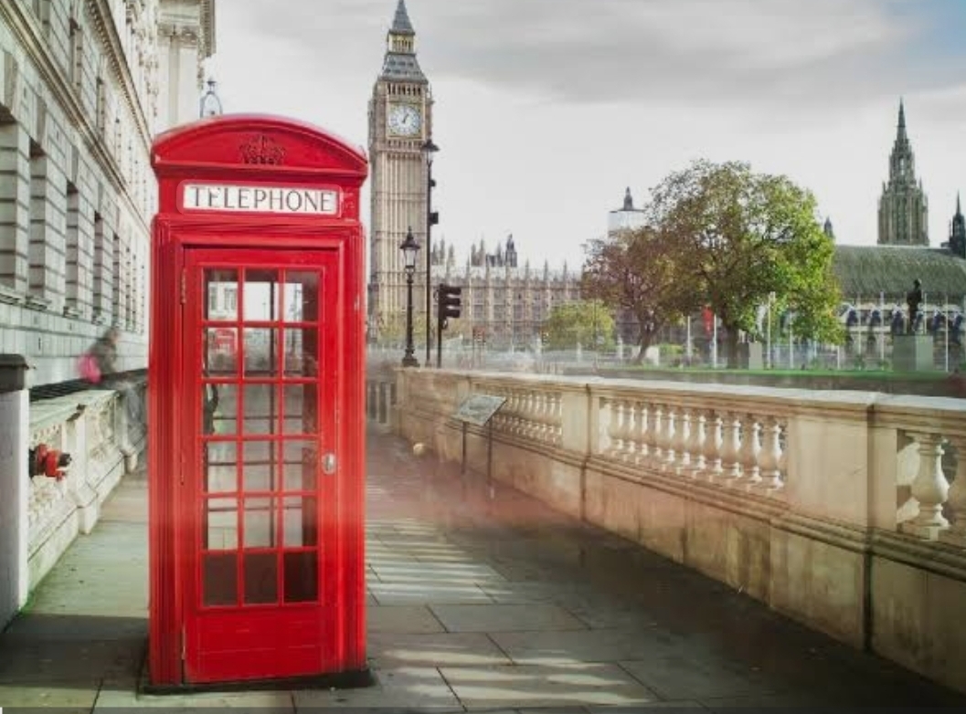 As cabines vermelhas são destaques nas praças ruas de Londres