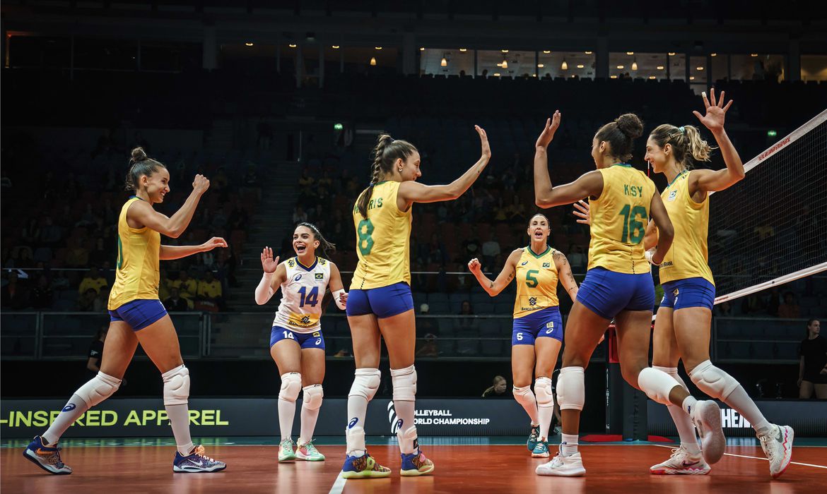Seleção brasileira confirmou vaga nas quartas de final do Mundial de vôlei feminino