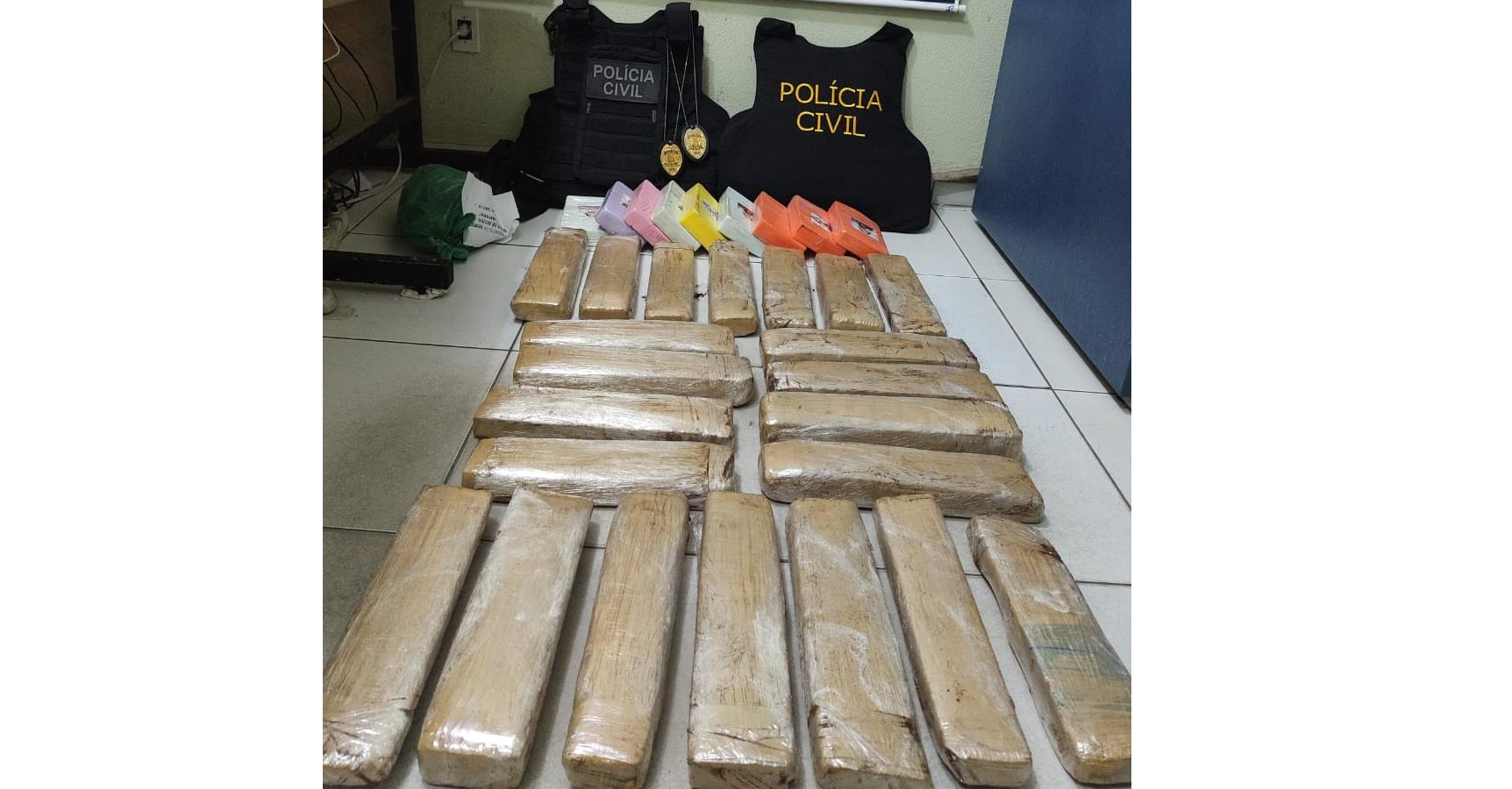 Passageiros de ônibus são presos com droga avaliada em R$ 350 mil