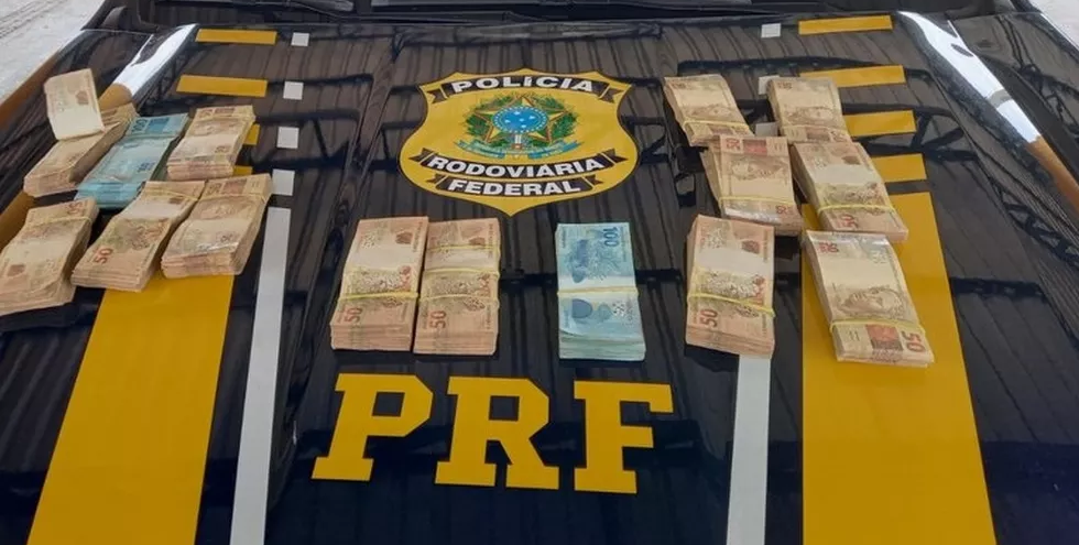 Motorista é preso com R$ 74 mil em espécie em Inhuma
