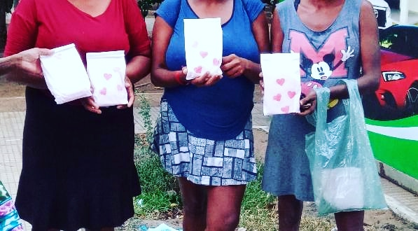 Professora arrecada e distribui absorventes para combater a pobreza menstrual em Teresina