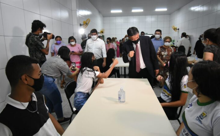 Wellington Dias entrega reforma da Unidade Escolar Estado São Paulo