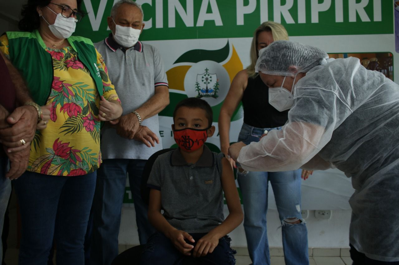 Indígena de 7 anos é a primeira criança do Piauí a receber vacina contra Covid-19