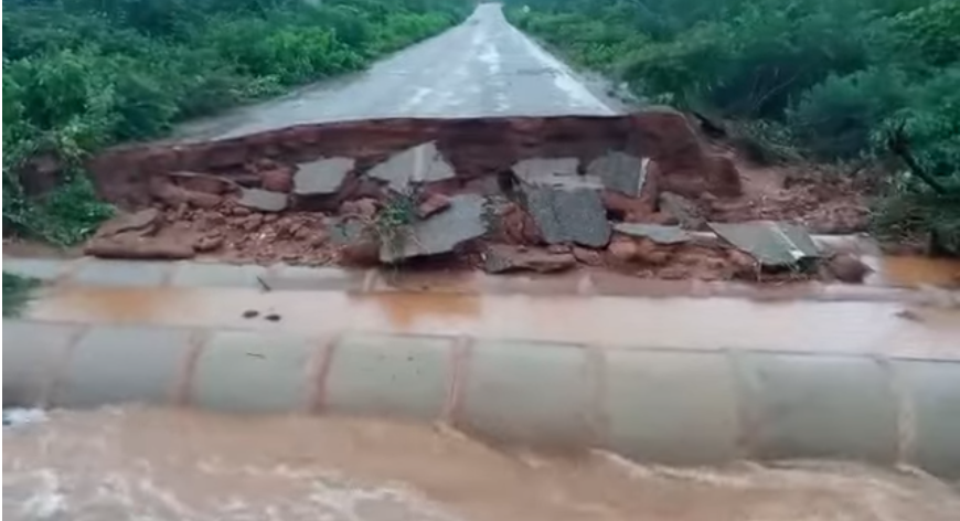 Trecho da PI-143, entre os municípios de Jacobina e Conceição do Canindé, se rompe