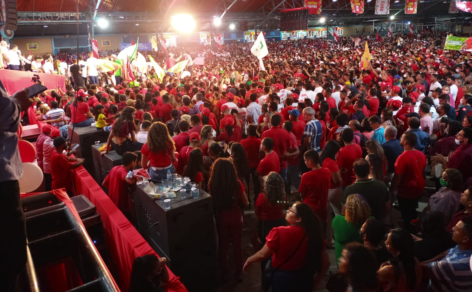 Multidão participa do pré-lançamento das candidaturas de Rafael Fonteles e Wellington Dias