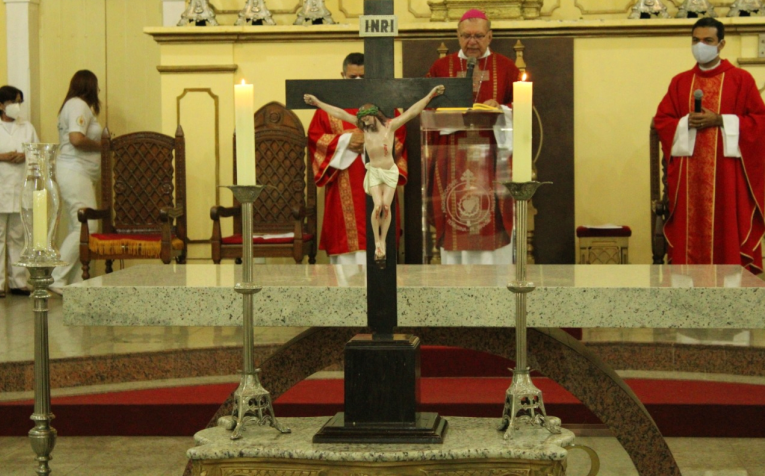 Igreja Católica inicia a celebração do Tríduo Pascal