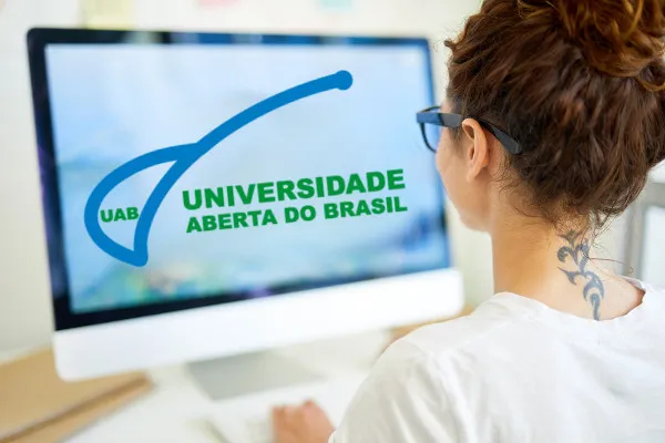 Universidade Aberta do Brasil (UAB)