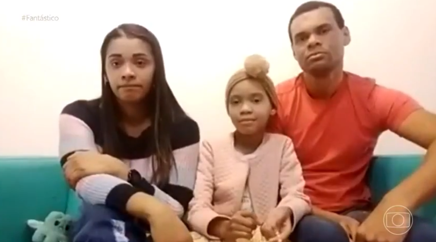 Gabriela (mãe), Nicolly (filha) e Tiago (pai)