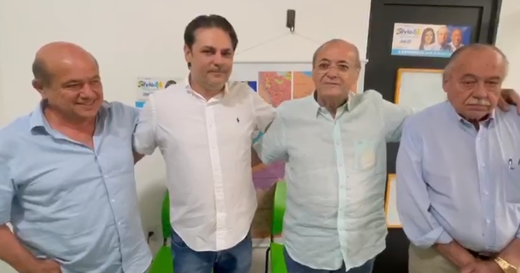 Silvio Mendes recebe o apoio do prefeito de José de Freitas, Roger Linhares