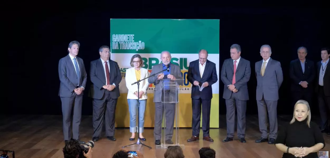 Lula anuncia novos ministros