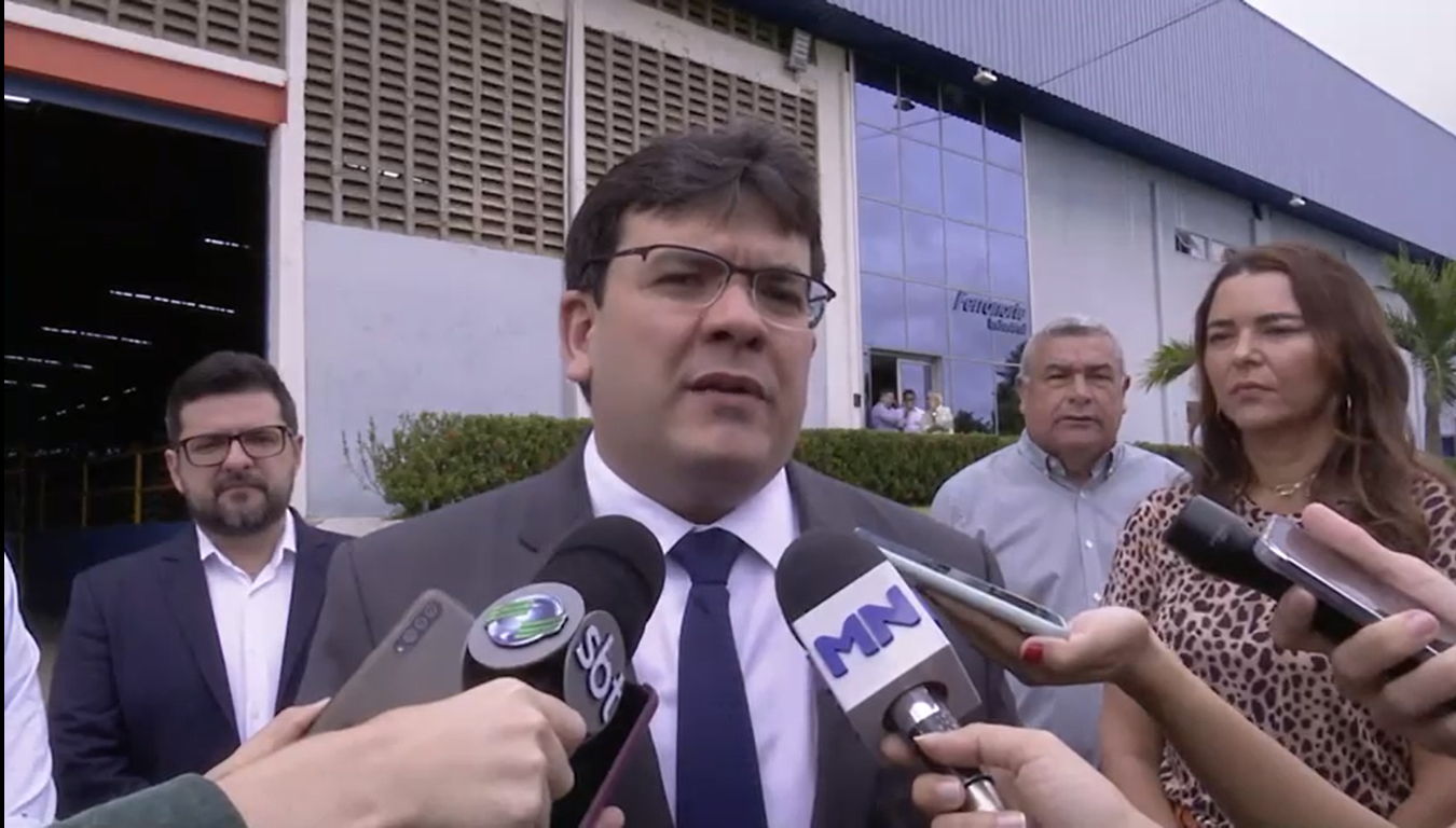 Governador fala do plano de reindustrialização do Piauí em visita a fábrica em Teresina