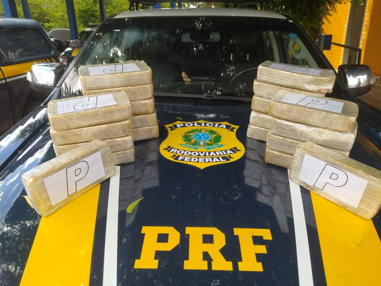 PRF apreende 20 Kg de cocaína em Picos