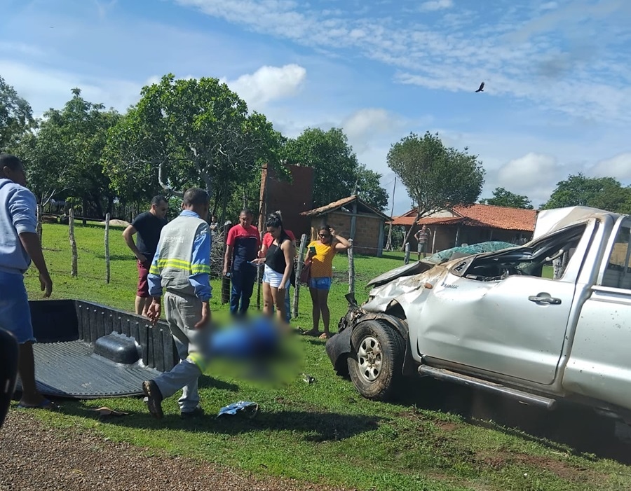 Empresário conduzia a Hilux quando um dos pneus estourou e o veículo capotou várias vezes