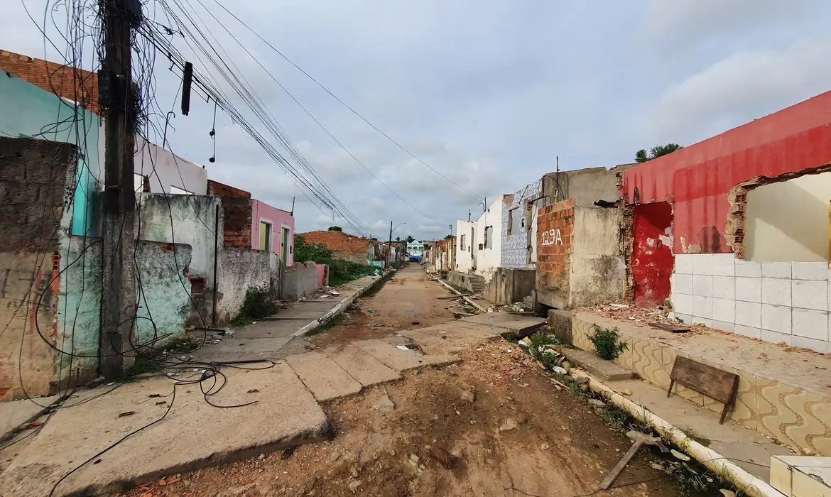 Área que foi desocupada no bairro do Mutange, em Maceió