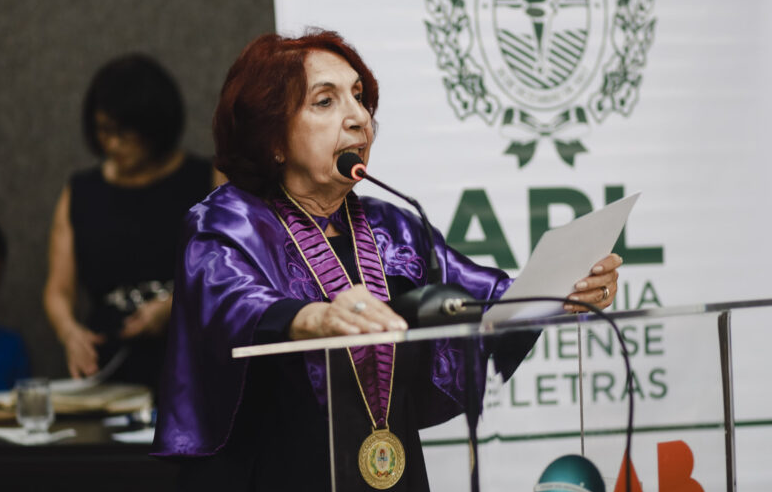 Nova presidente da Academia Piauiense de Letras, Fides Angélica Ommati