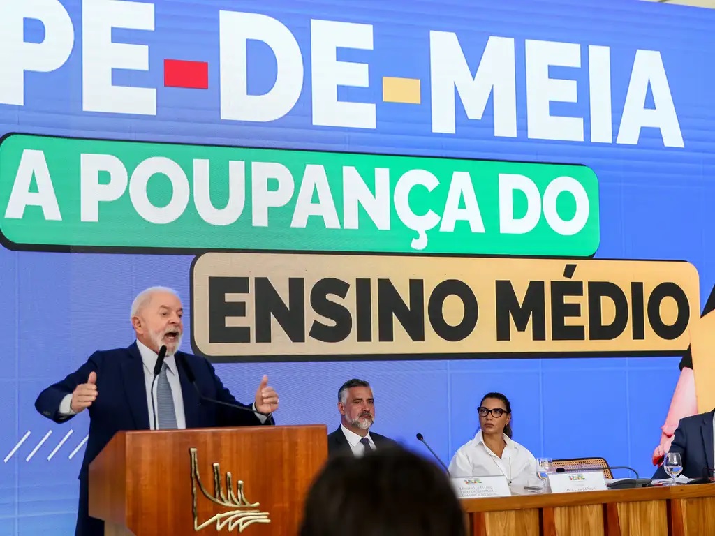 Presidente Lula apresenta o programa 'Pé-de-Meia'