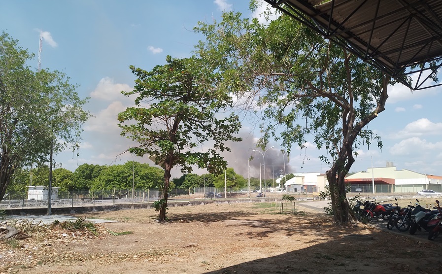 Fumaça vista das proximidades do HU