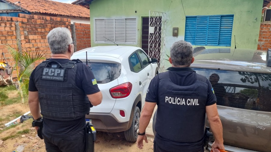 Os carros foram encontrados numa casa usada apenas para guardas veículos roubados