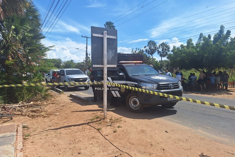 A cena do crime foi isolada para a realização da perícia criminal