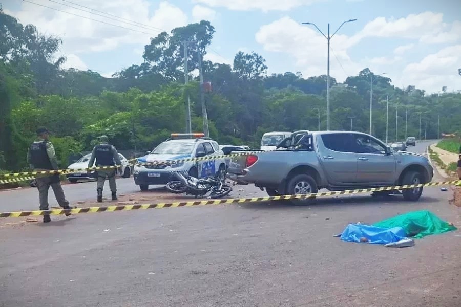 A Polícia Militar isolou a área para a realização da perícia