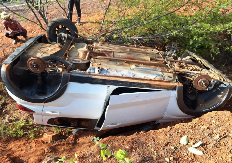 Veículo capotou em Jacobina do Piauí