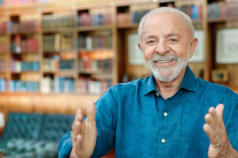 Lula faz pronunciamento em rede nacional pelo Dia do Trabalhador
