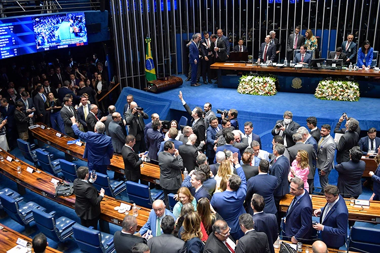 Senado aprova proposta que limita os gastos com novos deputados e tenta conter impacto fiscal da ampliação da Câmara