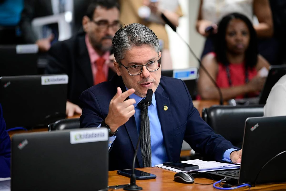 Senador Alessandro Vieira, relator da PEC da Blindagem na CCJ do Senado Federal