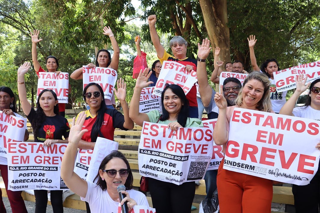 A greve dos profissionais da educação de Teresina já durava quatro meses