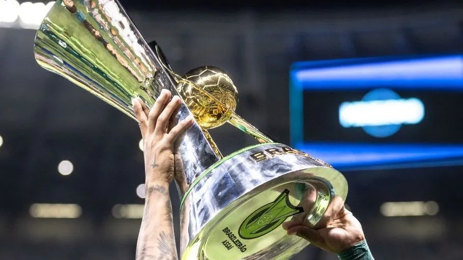 O Campeonato Brasileiro é a principal competição nacional de futebol, reunindo os melhores clubes do país
