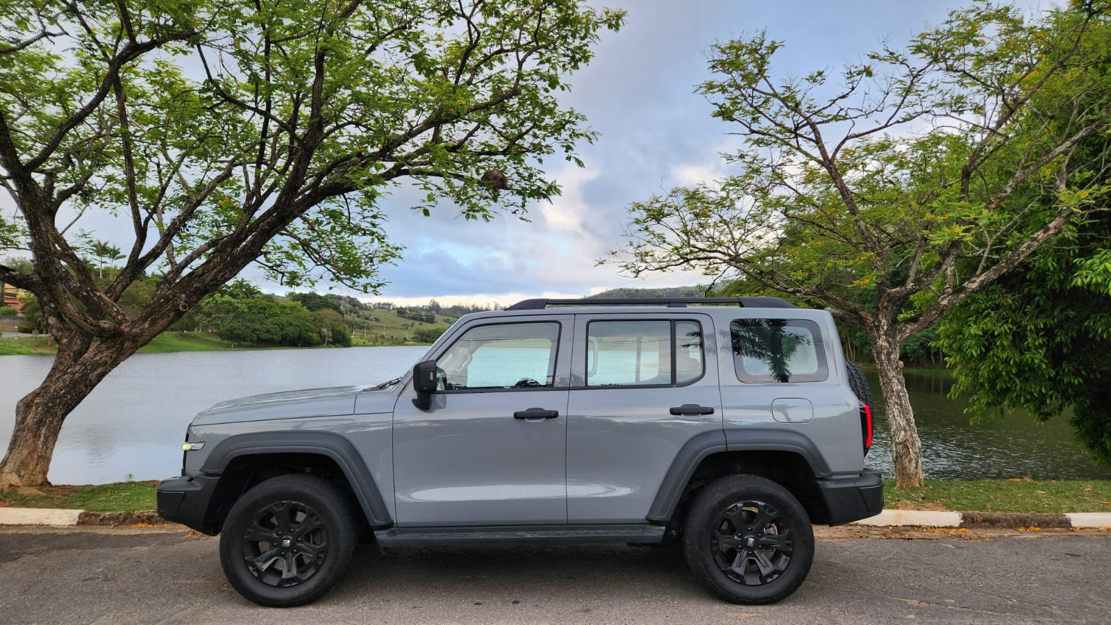 Tank 300 2026 tem conforto, tração, potência e condução híbrida inteligente