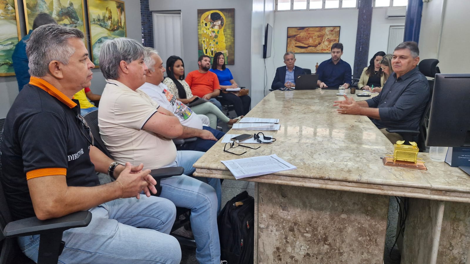 Conselheiro Kennedy Barros, presidente do TCE-PI, se reúne com representantes dos servidores da PMT