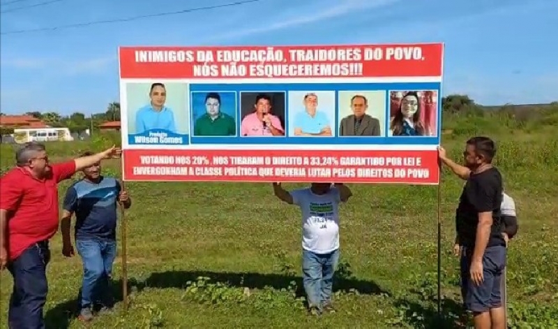 Professores fazem greve em Juazeiro do Piauí