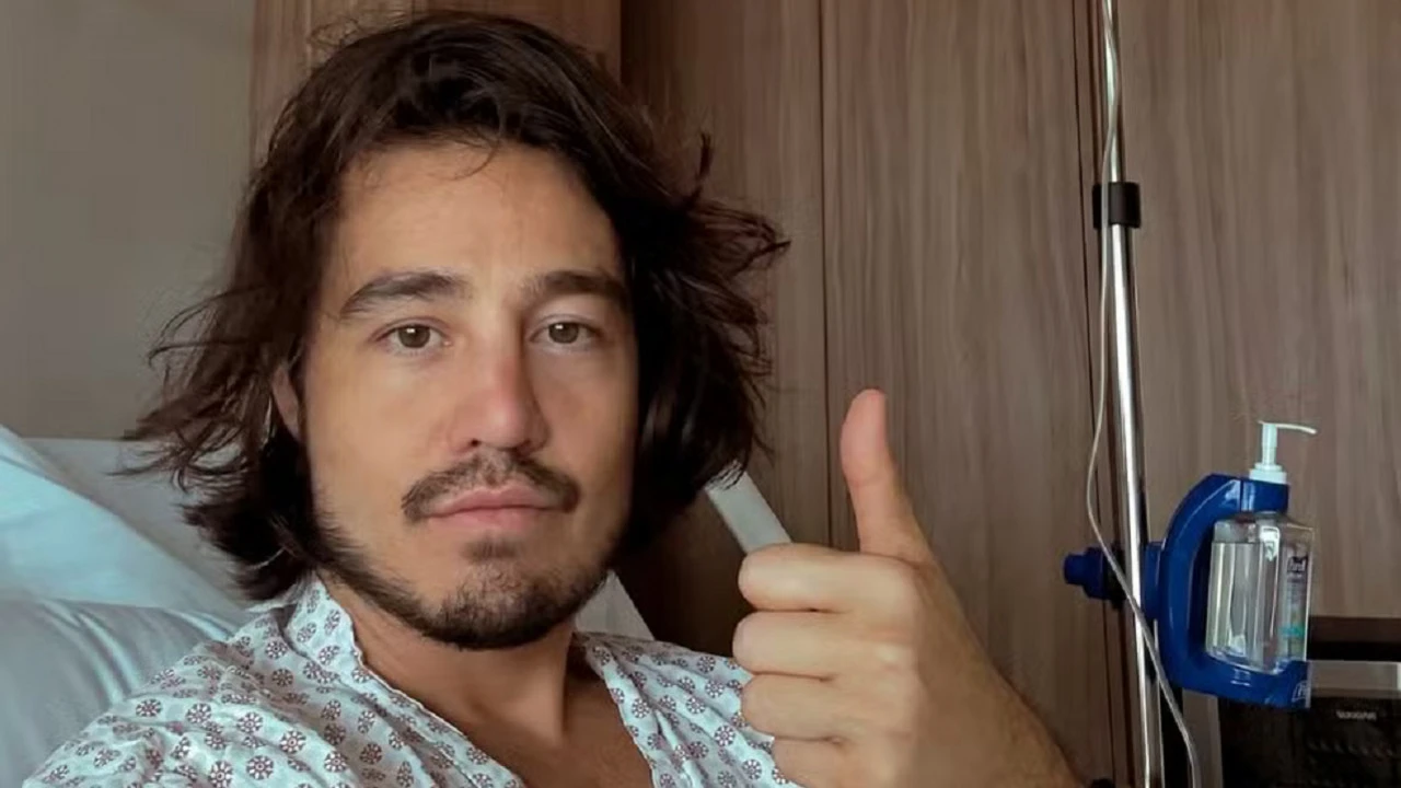Tiago Iorc precisou ir ao hospital após sentir dores na coluna